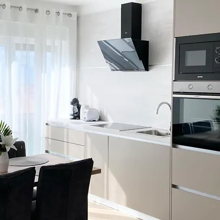 Lägenhet Malina By El-pi Tours