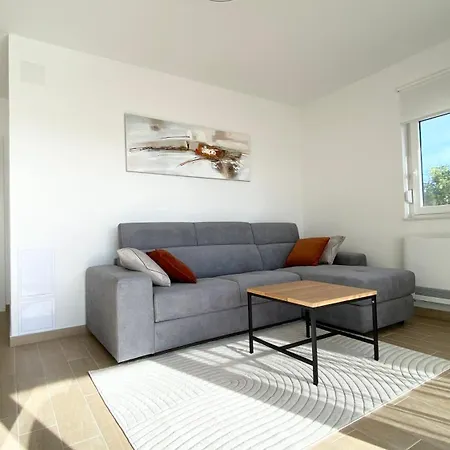 Malina By El-pi Tours Lägenhet *