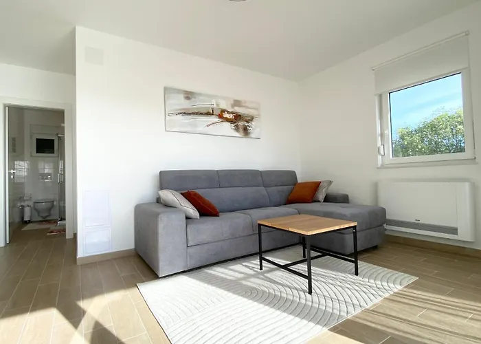 Malina By El-pi Tours Apartmán *