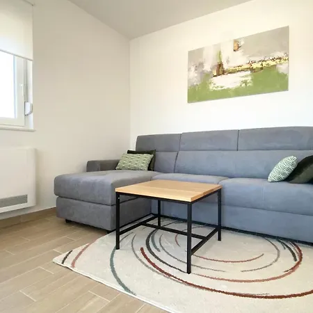 Malina By El-pi Tours *