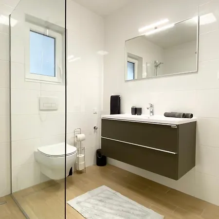 Malina By El-pi Tours *